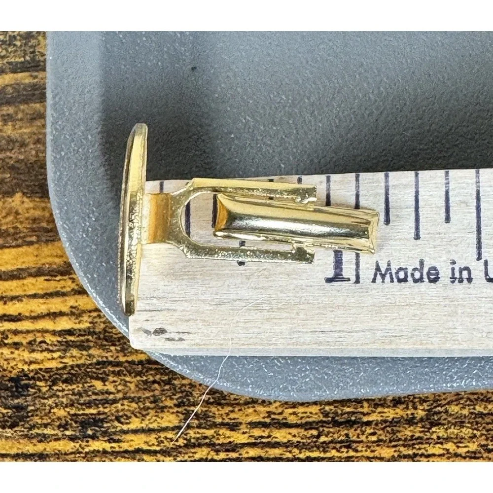 SHARP LOOKING PAIR OF GOLDTONE‎ UNISEX CUFFLINKS NICE DESIGN